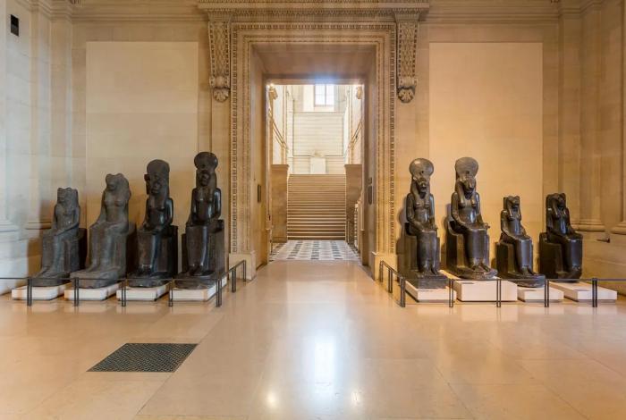Fuga de agua en el Louvre daña libros egipcios; reportan deterioro del museo