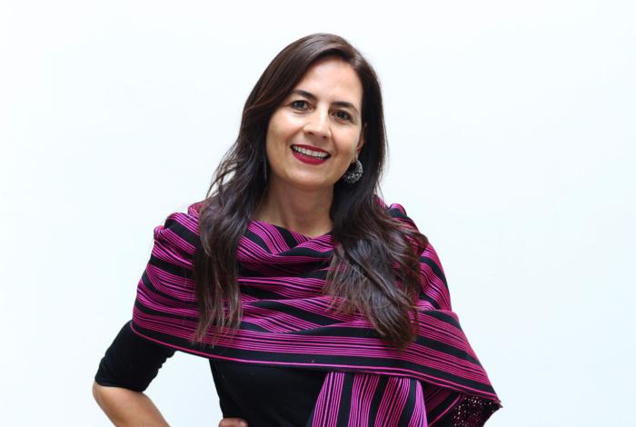Gaby Molina se declara comprometida con la justicia y la educación para construir La Paz
