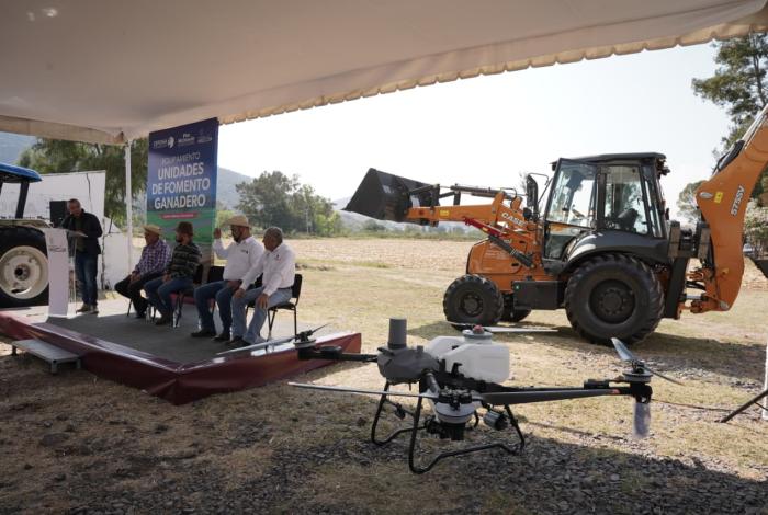 Ganaderos y productores de Cefoga reciben equipamiento por 10 mdp