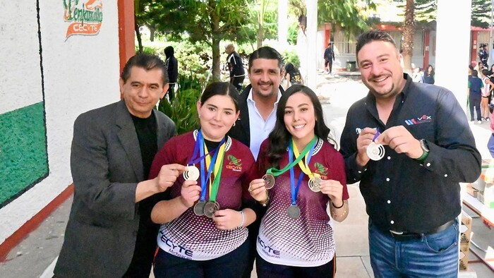 Ganaron estudiantes del Cecytem 74 medallas en 2024