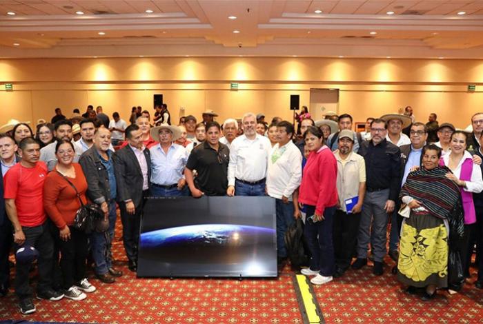 Garantiza Bedolla seguro de vida para rondas comunitarias certificadas de autogobiernos