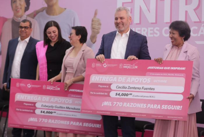 Garantizados tratamientos a mujeres con cáncer; Bedolla entrega mil 770 apoyos