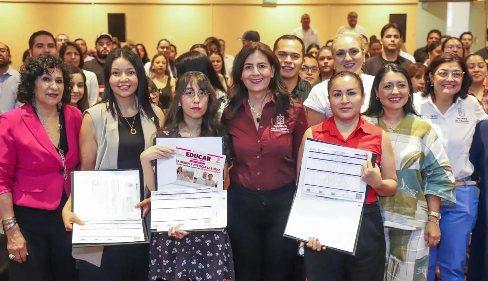 Garantizamos transparencia y justicia para personal administrativo: Gabriela Molina