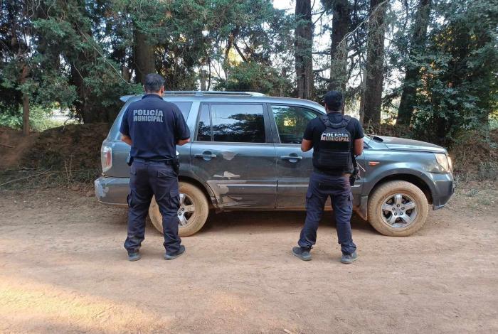 GC de Pátzcuaro halla camioneta robada y desvalijada