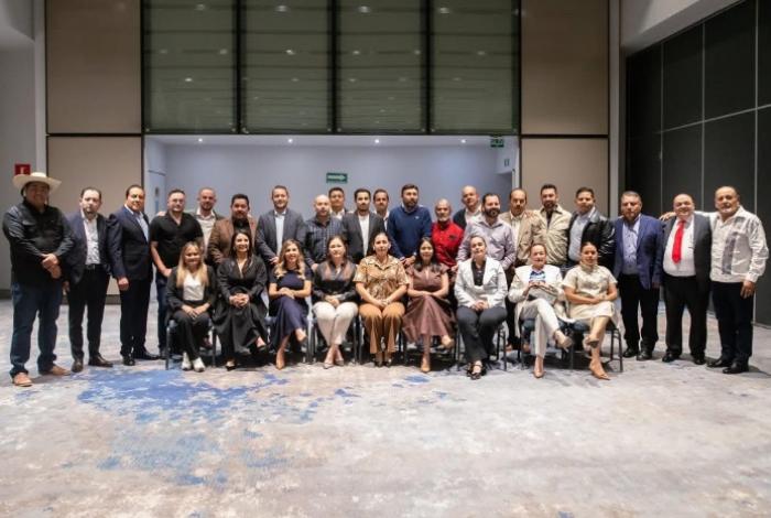 Gestiona Dayana Pérez importantes proyectos hídricos para Salvador Escalante