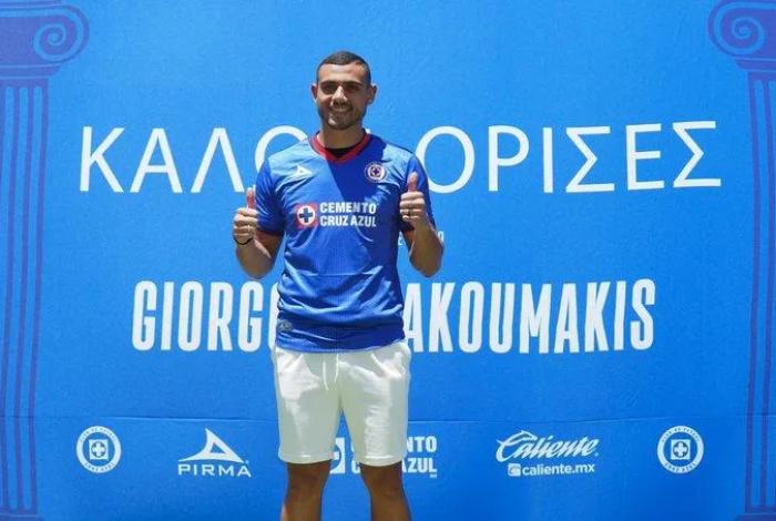 Giakumakis se va del Cruz Azul y regresa a su país para jugar con el PAOK de Grecia