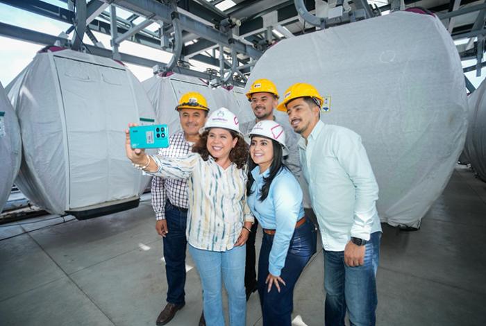 Gladyz Butanda presenta beneficios del teleférico de Uruapan a diputados y alcaldes
