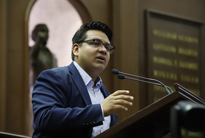 Gobernar es cumplir demostrando resultados: Toño Carreño