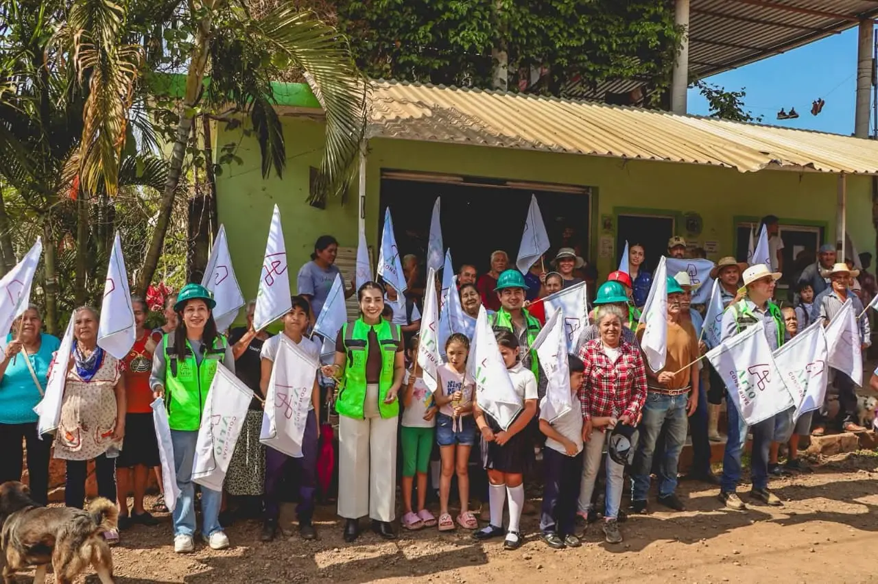 Gobierno de Ario inicia obra pública en Araparícuaro; Yohana Mendoza da banderazo a pavimentación