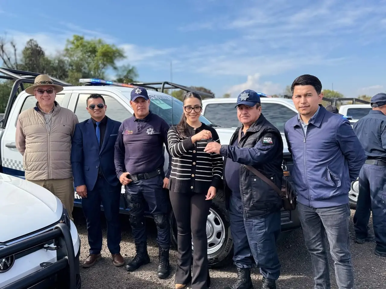 Gobierno de Ario recibe patrulla como parte de la “entrega de equipamiento a municipios e instancias 2026”