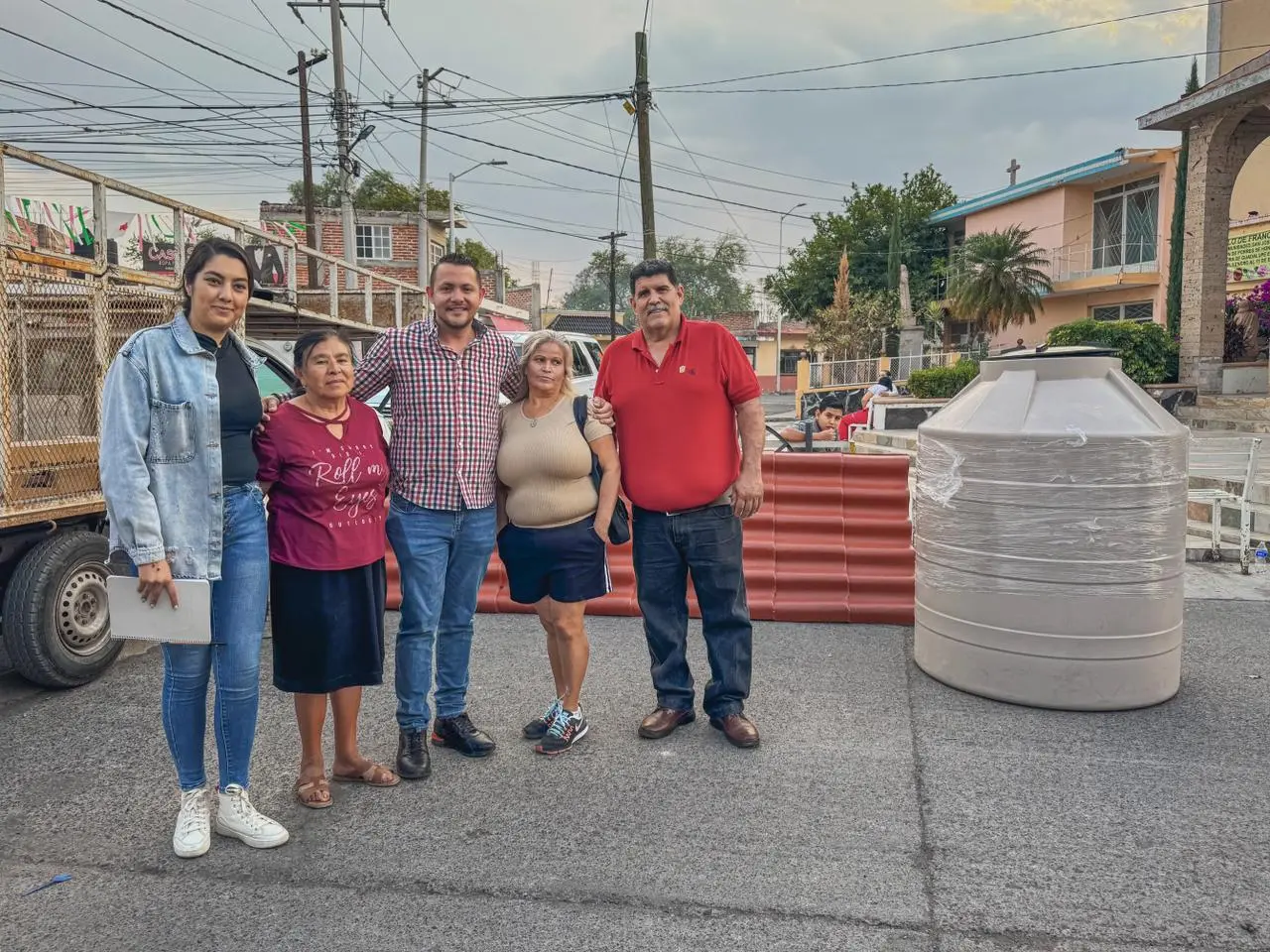 Gobierno de Jiquilpan continúa entrega apoyos de “Mejora tu Vivienda” en las comunidades