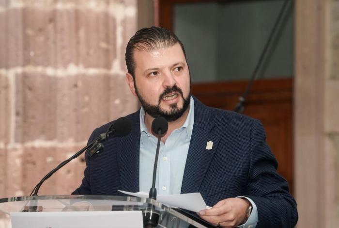 Gobierno de Michoacán apuesta al diálogo con agricultores y transportistas