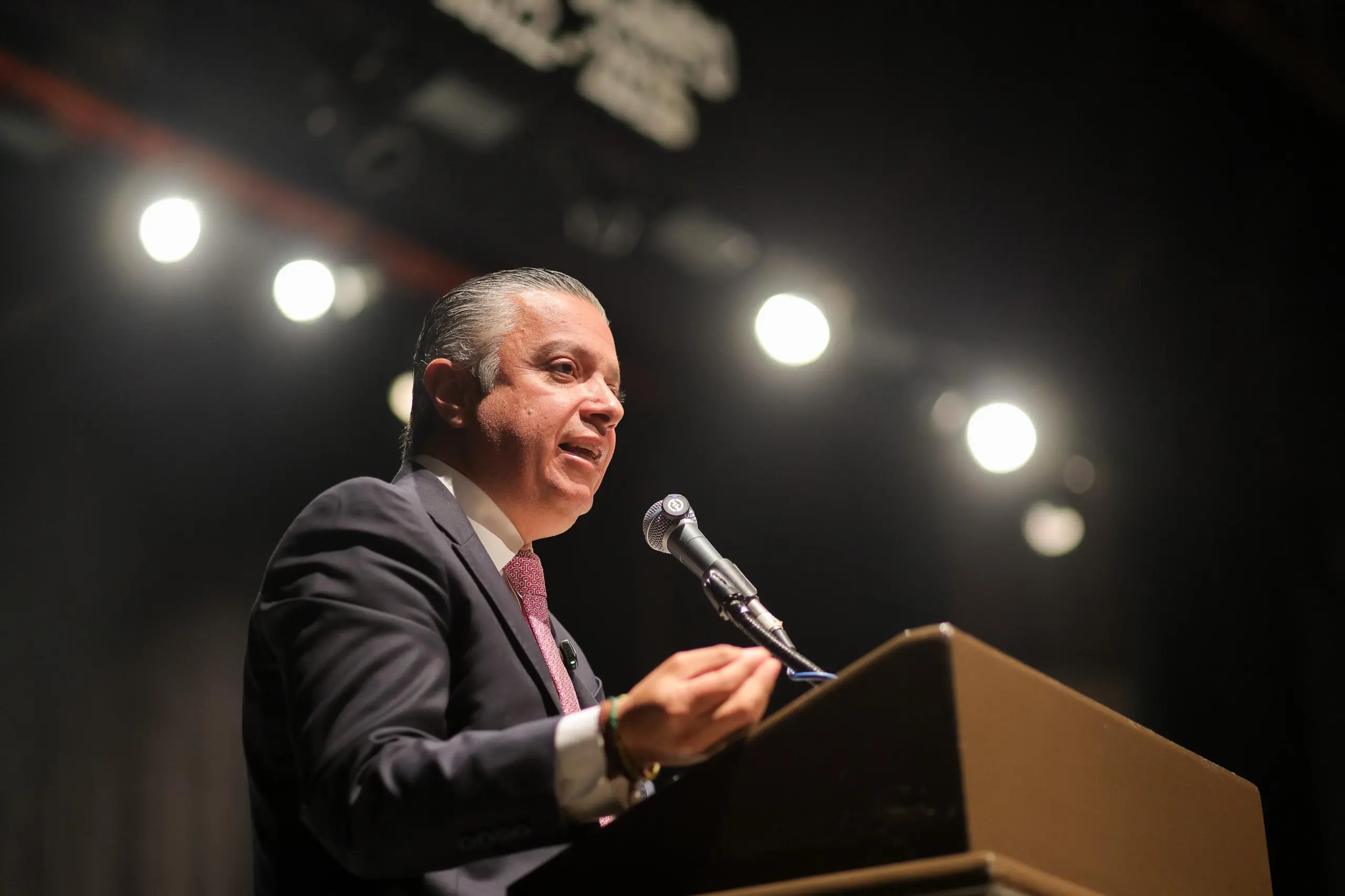 Gobierno de Michoacán pagará con puntualidad la quincena 94: Navarro García