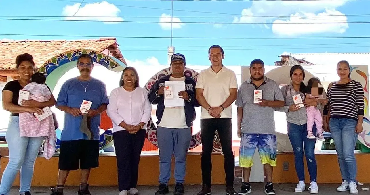 Gobierno de Morelia entrega aparatos de cobro a artesanos de Capula