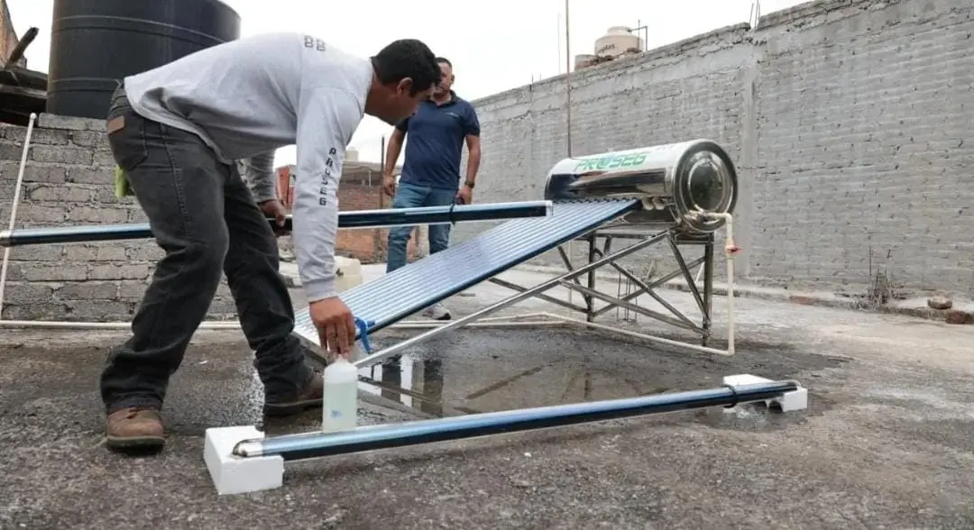 Gobierno de Morelia entregó más de 400 calentadores solares en 2025