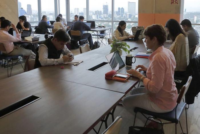 Gobierno federal lleva la menopausia a la agenda pública ante su impacto en la vida laboral