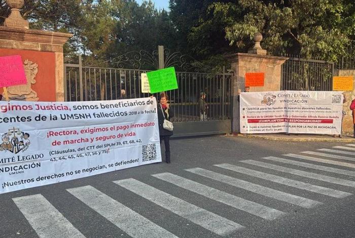 Gobierno promete pago de seguros de vida a docentes de la UMSNH fallecidos, pero no da fecha