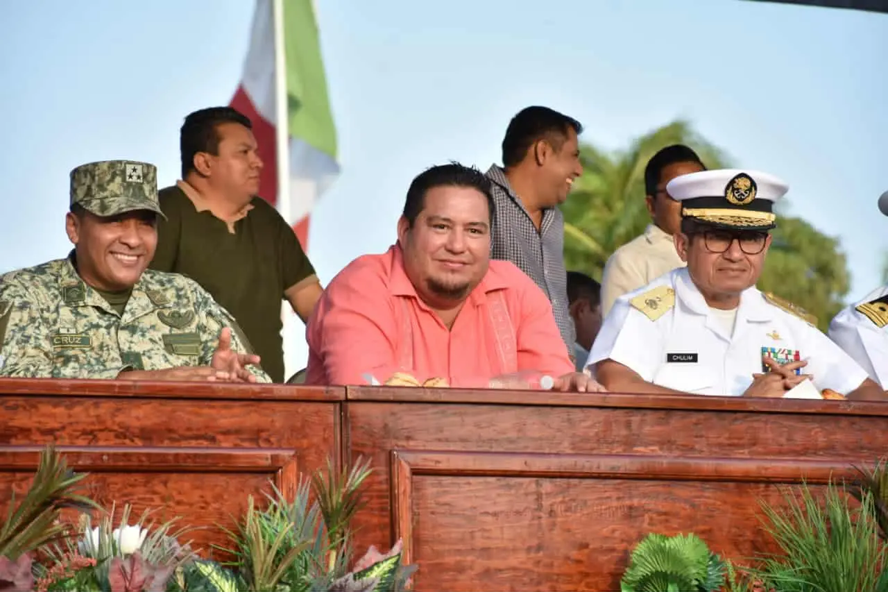 Gran Participación en Desfile Conmemorativo a la Revolución Mexicana