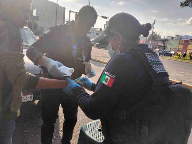 Guardia Civil auxilia a normalista tras explosión de pirotecnia