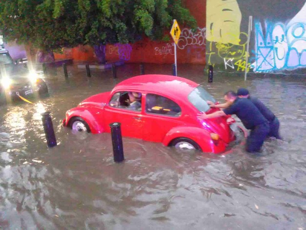 Guardia Civil brinda apoyo a la ciudadanía ante las lluvias registradas en la capital