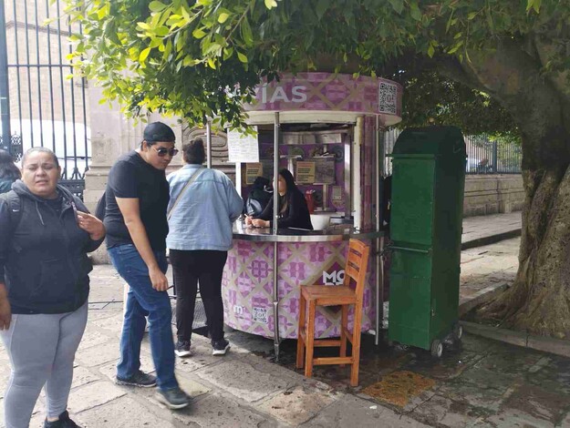 Guías turistas apócrifo  abundan en redes de turismos en Morelia