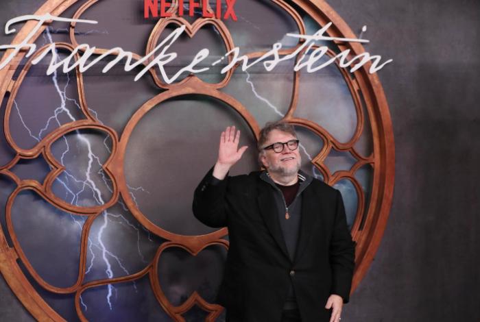 Guillermo del Toro presenta en Ciudad de México su más reciente película, 'Frankenstein'