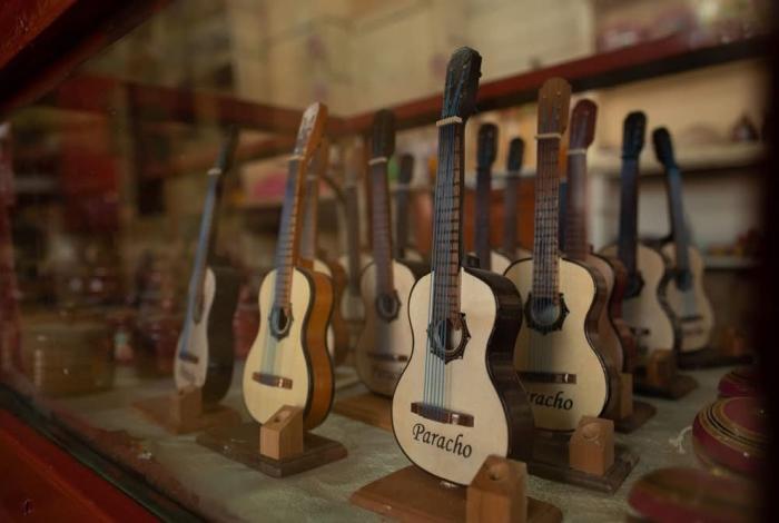 Guitarras de Paracho, artesanía de calidad mundial: Sectur Michoacán