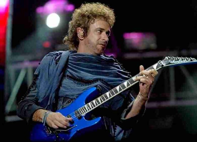 Gustavo Cerati: Un Décimo Aniversario Recordado con Devoción