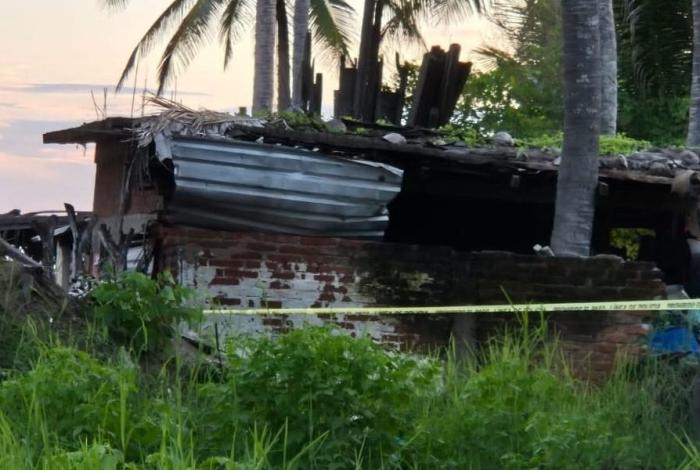 Habitantes de Barra de Pichi encuentran a vecino sin vid4 en su vivienda
