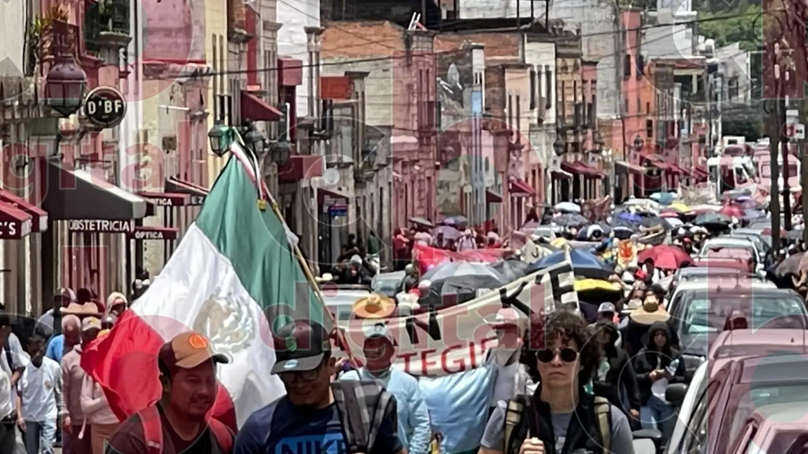 Habitantes de Cherán se manifestaron este día en Morelia y causaron molestia entre ciudadanos