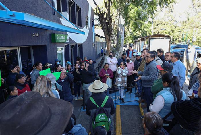 Habitantes de la zona oriente de Morelia protestan en el Ooapas para exigir abasto de agua