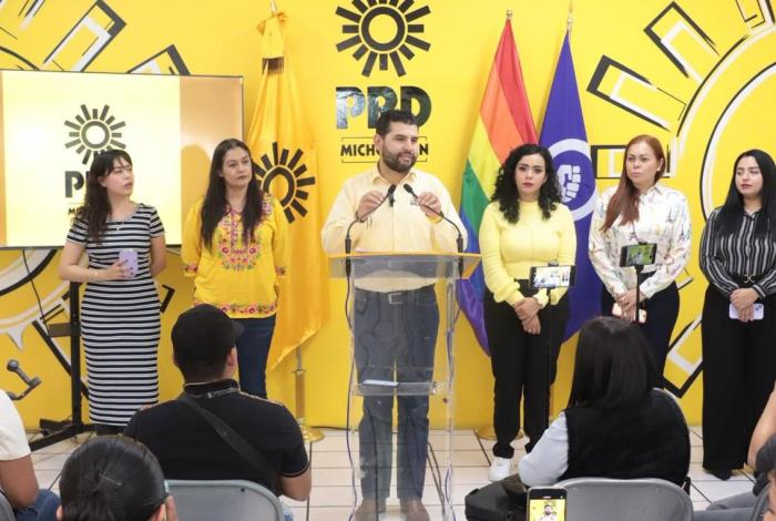 Habitantes de Morelia pagan agua sin recibirla; Octavio Ocampo llama a frenar injusticias