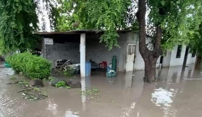 Habitantes de Múgica piden apoyo: la lluvia inundó sus viviendas