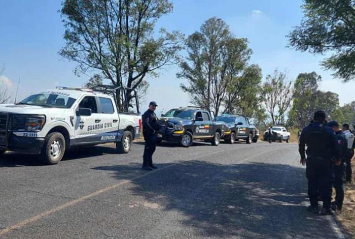 Hallan a hombre ejecutado y embolsado en la carretera Morelia-Chiquimitío