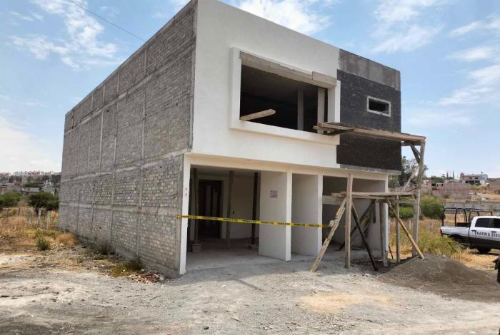 Hallan a joven muerto en una casa en obra negra cerca de la colonia La Aldea, Morelia