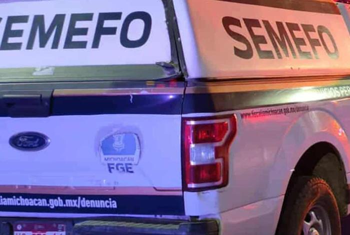 Hallan a un hombre muerto y en descomposición dentro de un domicilio, en Morelia