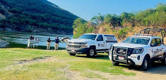 Hallan cadáver con signos de violencia en río de Arteaga