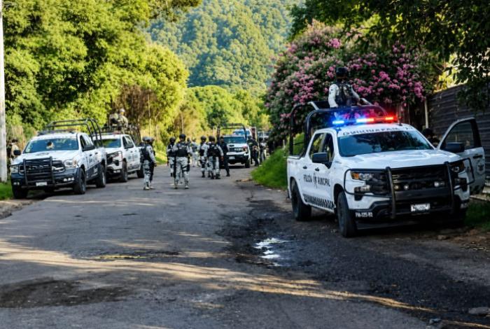 Hallan con vida a hombre baleado en brecha de Uruapan; jornaleros dieron aviso a las autoridades