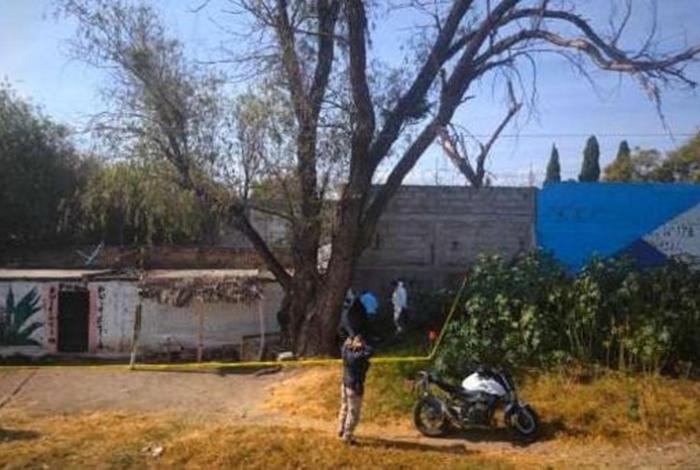 Hallan muerto y golpeado a un hombre en Maravatío, cerca de la vía del tren