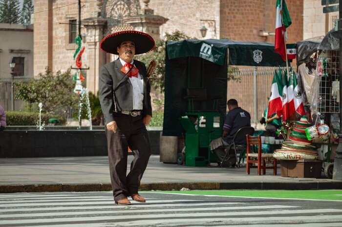 Hasta 17 mdp esperan comercios del Centro Histórico por fiestas patrias, este fin