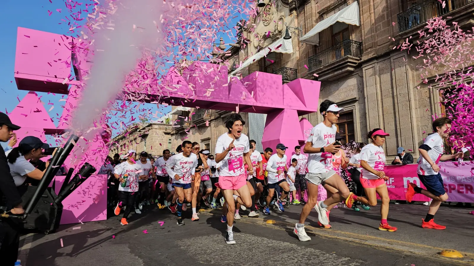 Hasta mil 800 personas participaron en la 2ª Carrera “Pinktate de Rosa”