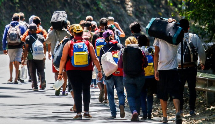 Hay 16 familias desplazadas por violencia en Apatzingán: Segob