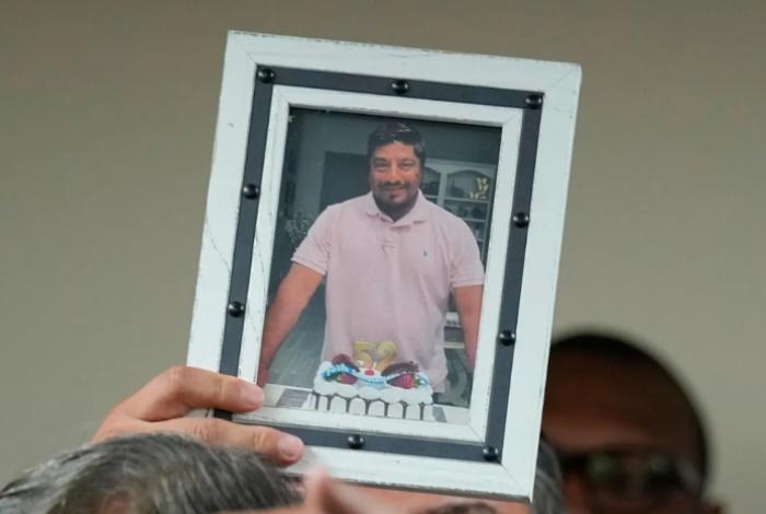 Hijos de mexicano muerto a manos de ICE exigen al Congreso justicia y evitar más tragedias