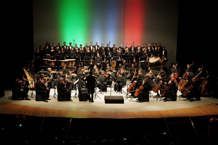 Himno de Michoacán suena alto y fuerte por primera vez en el Morelos