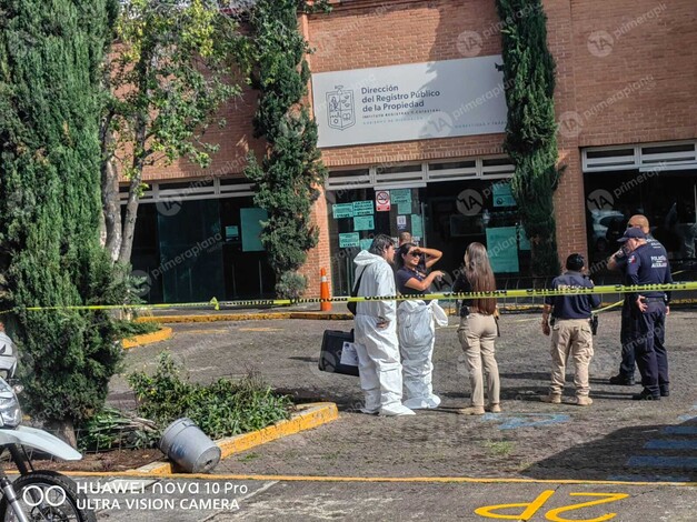 Hombre dispara contra la fachada del Registro Público de la Propiedad