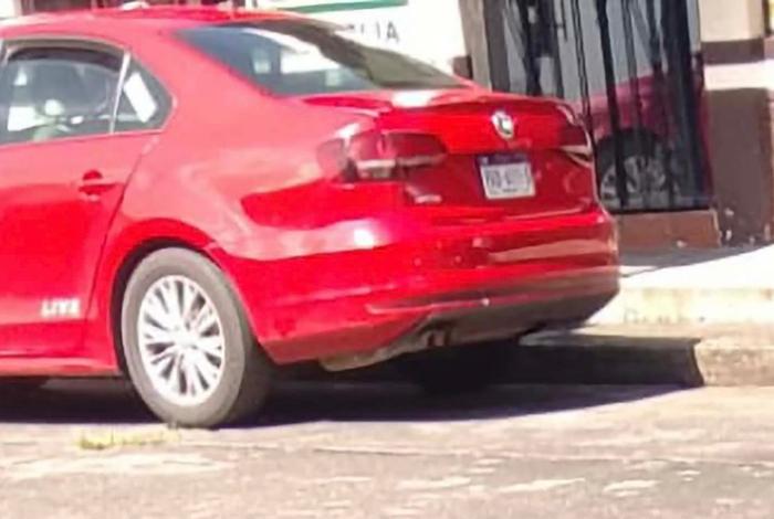 Hombre fallece dentro de un automóvil en la colonia Chapultepec de Morelia