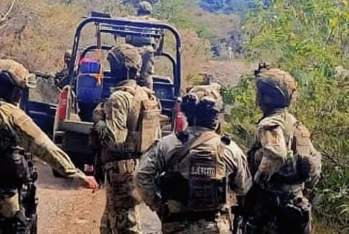 Hombre muere por estallido de explosivo improvisado, en Los Ocotes de Aquila