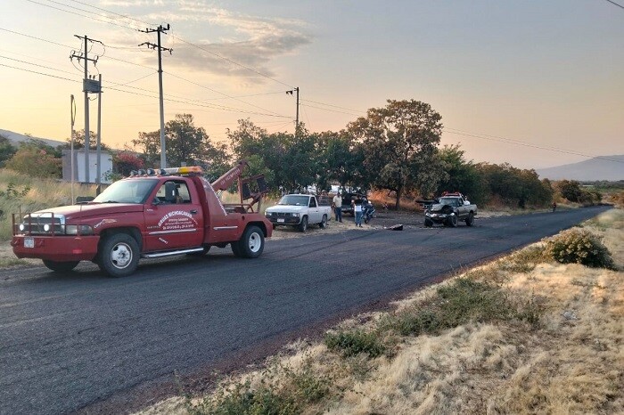 Hombre muere, tras brutal choque de camionetas en Buenavista