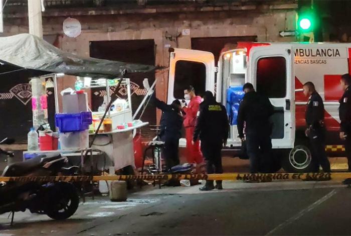Hombre queda malherido tras ser baleado junto a un puesto de tacos en Morelia