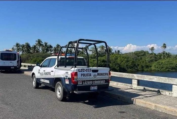 Hombre reportado desaparecido es localizado asesinado en la carretera Lázaro Cárdenas – Playa Azul
